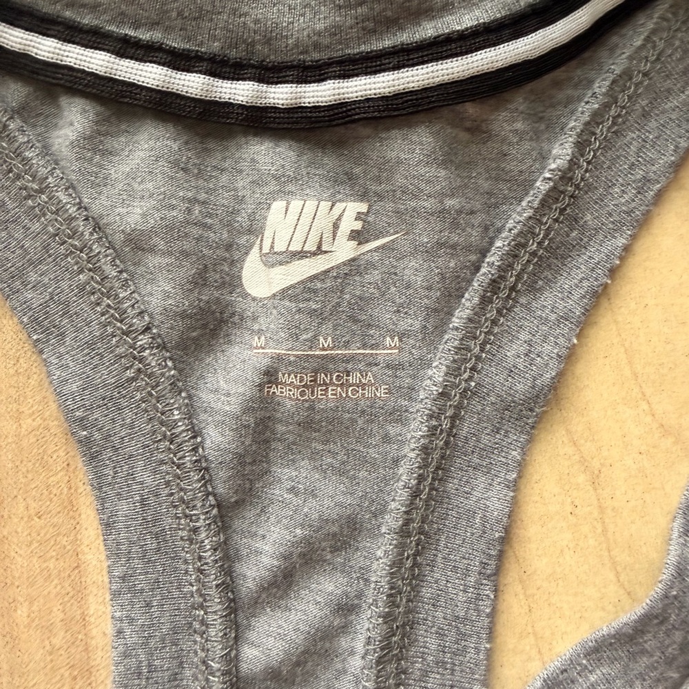 Nike Tank Tops - Picture 3 of 5